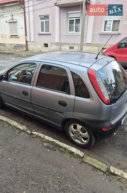 Хетчбек Opel Corsa 2003 в 