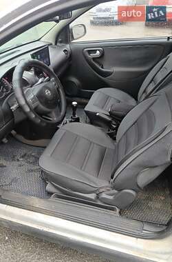 Хэтчбек Opel Corsa 2003 в 