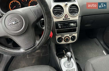 Хэтчбек Opel Corsa 2008 в 