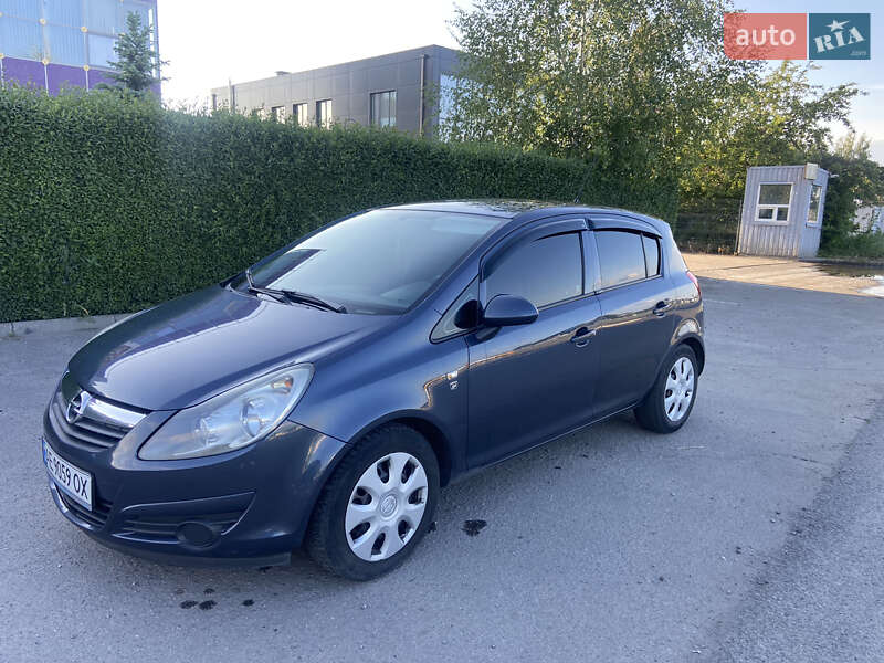 Хэтчбек Opel Corsa 2010 в Днепре