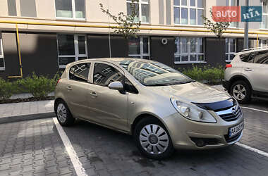 Хетчбек Opel Corsa 2007 в 