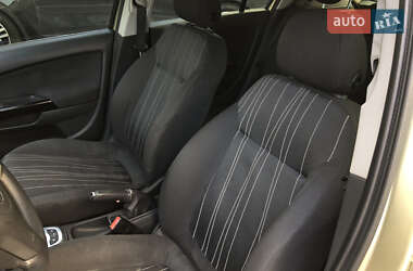Хетчбек Opel Corsa 2007 в 