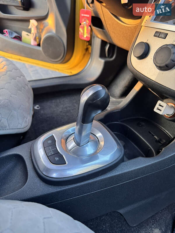 Хетчбек Opel Corsa 2008 в Покрові