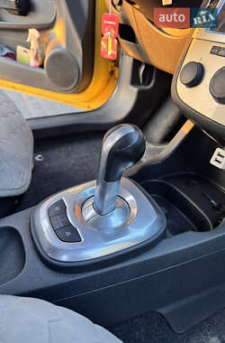 Хетчбек Opel Corsa 2008 в 