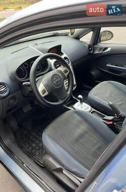 Хетчбек Opel Corsa 2007 в 