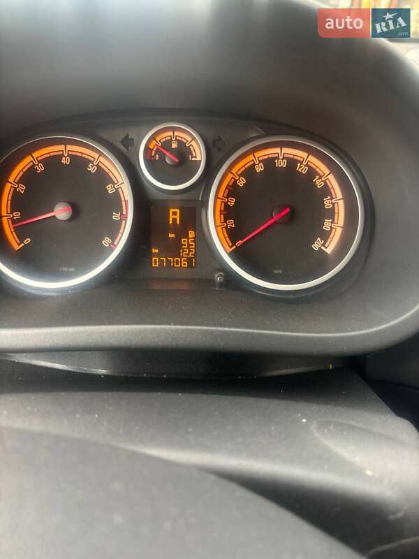 Хэтчбек Opel Corsa 2012 в Одессе