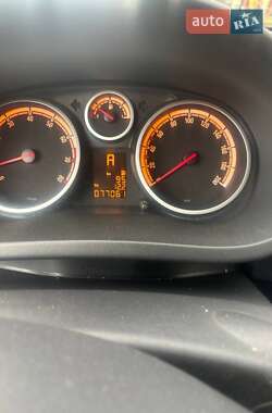 Хэтчбек Opel Corsa 2012 в 
