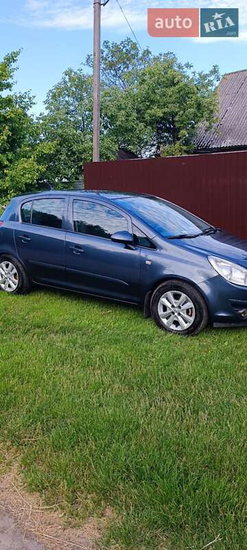 Хэтчбек Opel Corsa 2007 в Чернигове