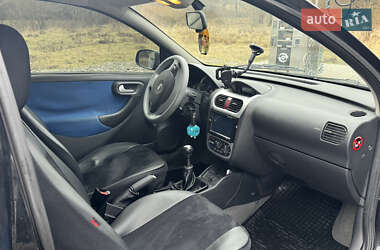 Хетчбек Opel Corsa 2003 в 