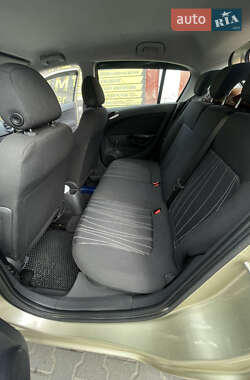 Хэтчбек Opel Corsa 2007 в 