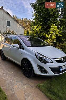 Хэтчбек Opel Corsa 2011 в Киеве