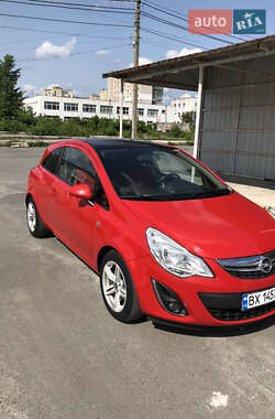 Хэтчбек Opel Corsa 2011 в 