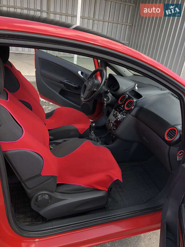 Хетчбек Opel Corsa 2011 в Шепетівці