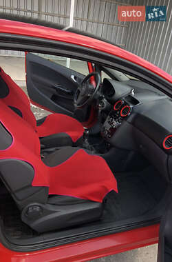 Хэтчбек Opel Corsa 2011 в 