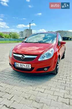 Хэтчбек Opel Corsa 2006 в 