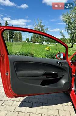 Хэтчбек Opel Corsa 2006 в 