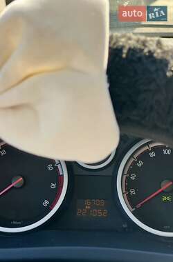 Хэтчбек Opel Corsa 2006 в 