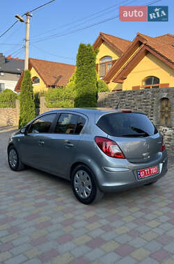 Хэтчбек Opel Corsa 2010 в Ужгороде