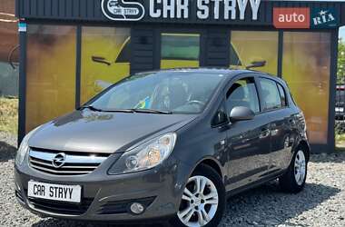 Хэтчбек Opel Corsa 2010 в Стрые