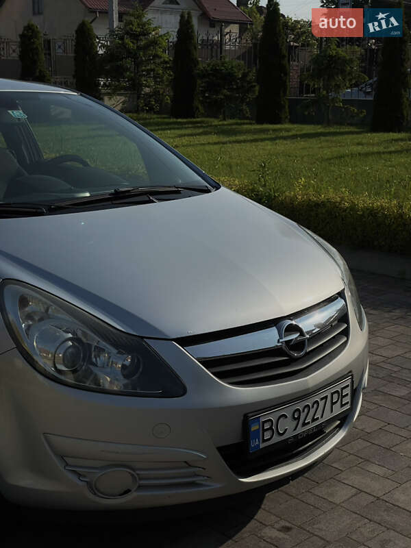 Хэтчбек Opel Corsa 2008 в Львове