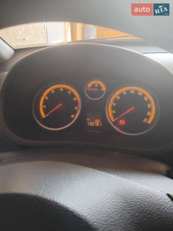 Хетчбек Opel Corsa 2013 в Ізмаїлі