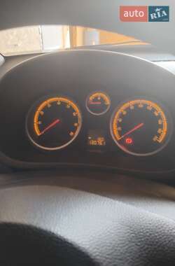 Хетчбек Opel Corsa 2013 в 