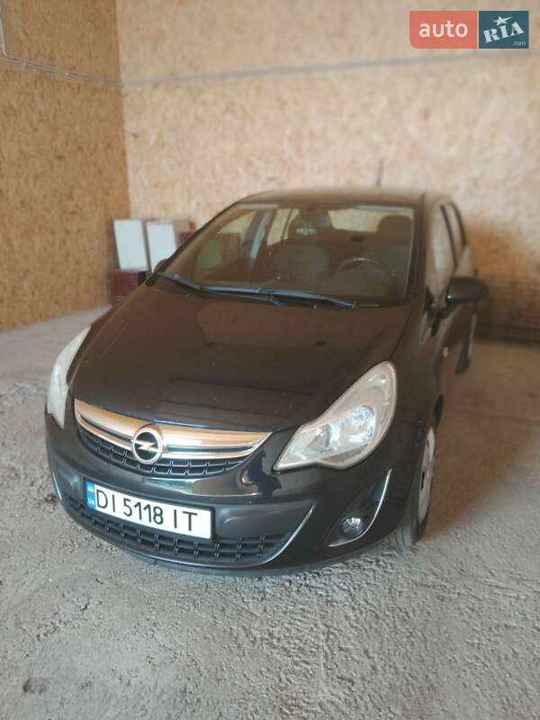 Хетчбек Opel Corsa 2013 в Ізмаїлі