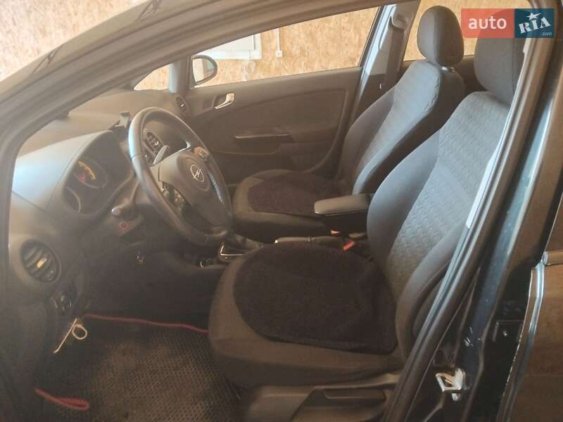 Хетчбек Opel Corsa 2013 в Ізмаїлі