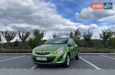 Хетчбек Opel Corsa 2011 в 