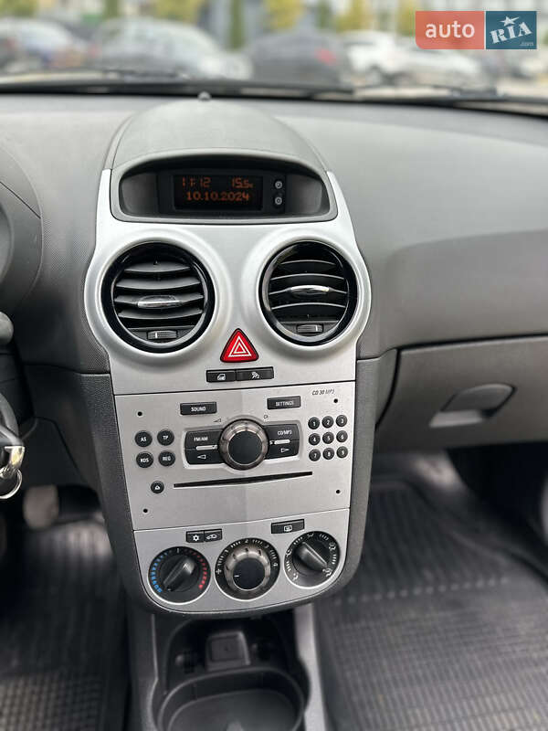 Хетчбек Opel Corsa 2011 в Ірпені
