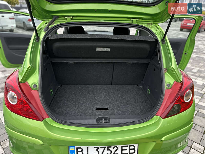 Хетчбек Opel Corsa 2011 в Ірпені