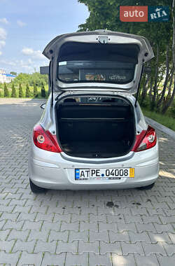 Хэтчбек Opel Corsa 2013 в 