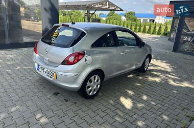 Хэтчбек Opel Corsa 2013 в 