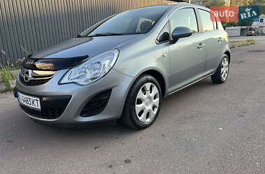 Хэтчбек Opel Corsa 2012 в 