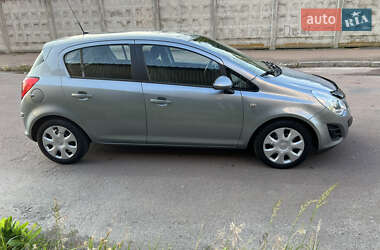Хэтчбек Opel Corsa 2012 в 
