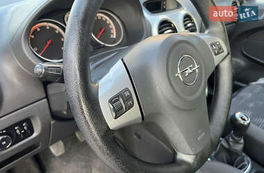 Хэтчбек Opel Corsa 2012 в 