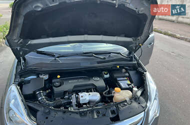 Хэтчбек Opel Corsa 2012 в 