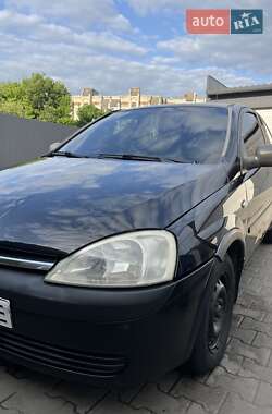 Хэтчбек Opel Corsa 2001 в 
