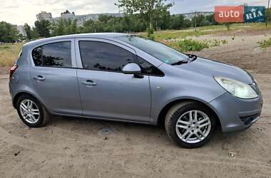 Хэтчбек Opel Corsa 2009 в 