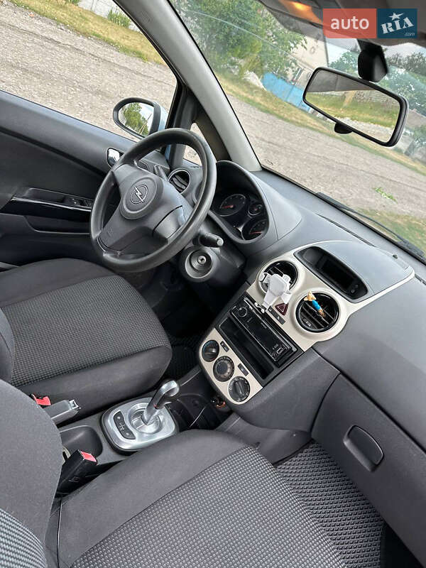 Хэтчбек Opel Corsa 2008 в Днепре