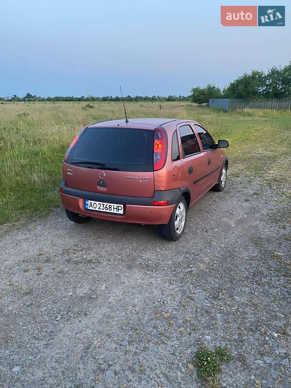 Хэтчбек Opel Corsa 2001 в Ужгороде