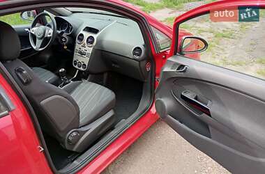 Хэтчбек Opel Corsa 2006 в 