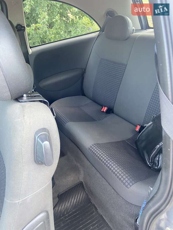 Хэтчбек Opel Corsa 2003 в Желтых Водах