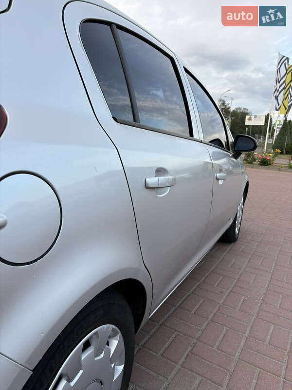 Хэтчбек Opel Corsa 2009 в Полтаве