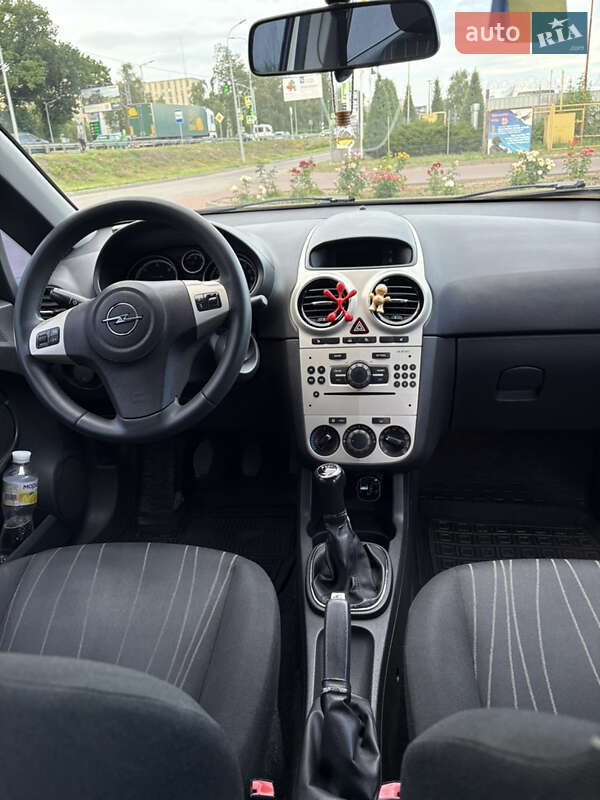 Хэтчбек Opel Corsa 2009 в Полтаве