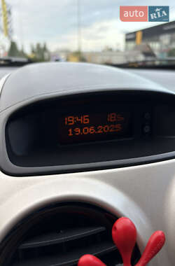 Хэтчбек Opel Corsa 2009 в 