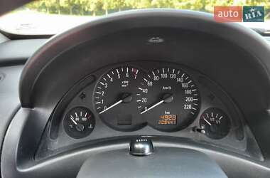 Хэтчбек Opel Corsa 2002 в 
