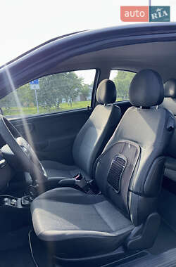 Хэтчбек Opel Corsa 2004 в 