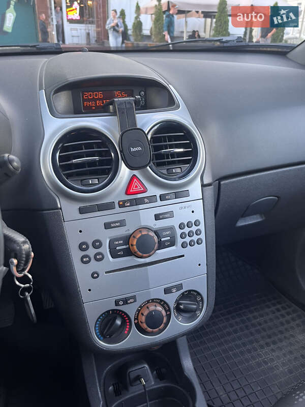 Хэтчбек Opel Corsa 2011 в Фастове