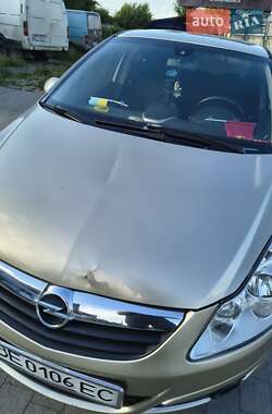 Хэтчбек Opel Corsa 2008 в 